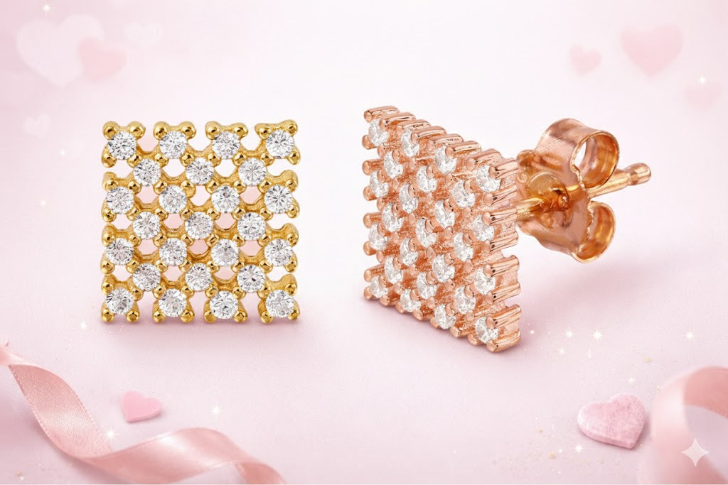 Studs Dorados Cuadrados con Zirconias – Plata 925